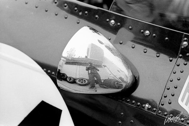 Ferrari-mirror_1968_Germany_01_PHC.jpg