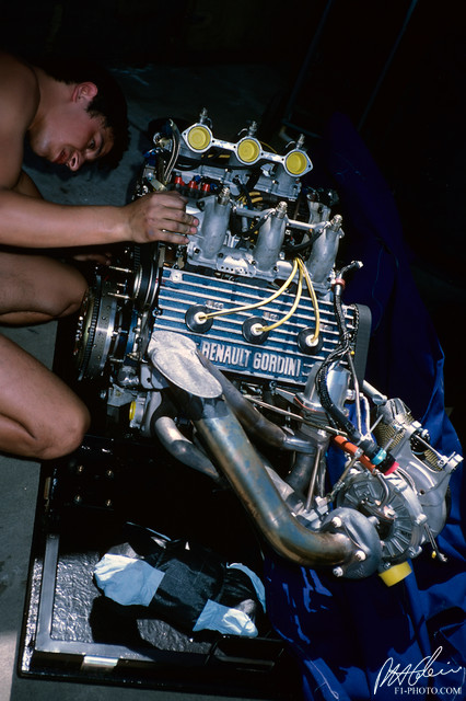 Renault-engine_1983_Brazil_01_PHC.jpg