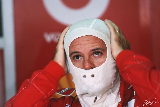 Barrichello_2002_France_02_PHC.jpg