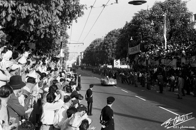 Fangio_1955_MilleMiglia_01_BC.jpg