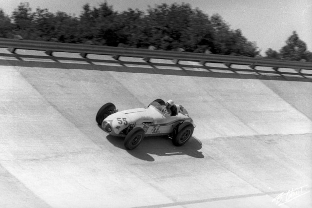 Trintignant_1958_Monza_01_BC.jpg