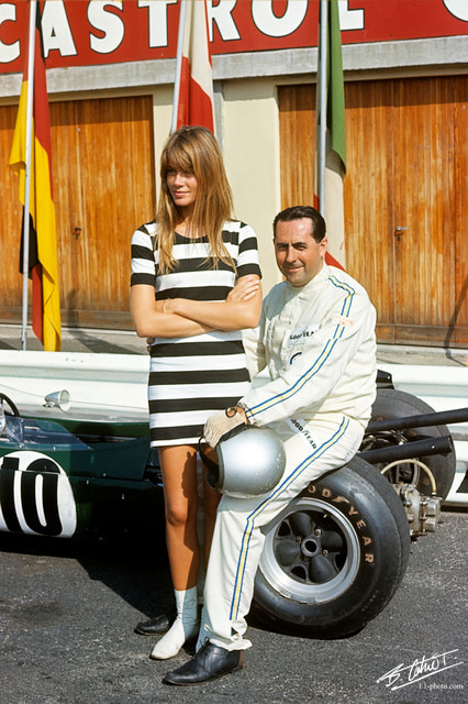 Brabham-Hardy_1966_Italy_02_BC.jpg