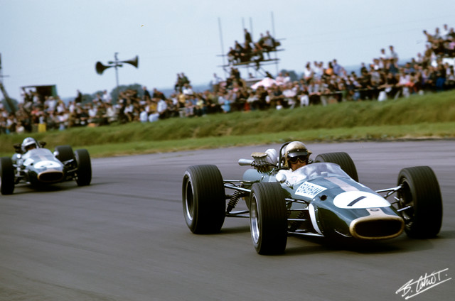 Brabham-Hulme_1967_Holland_01_BC.jpg