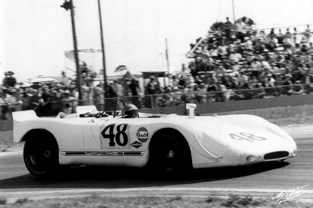 Revson_1970_Sebring_01_BC.jpg