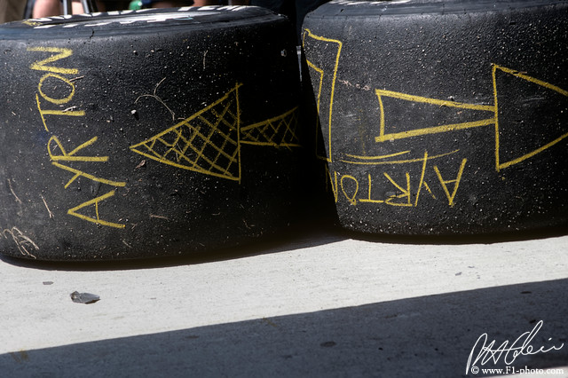 Senna-Tyres_1985_Brazil_01_PHC.jpg