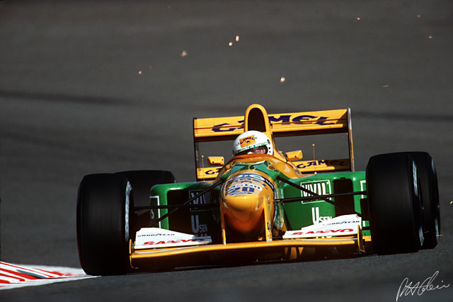 Brundle_1992_Belgium_01_PHC.jpg