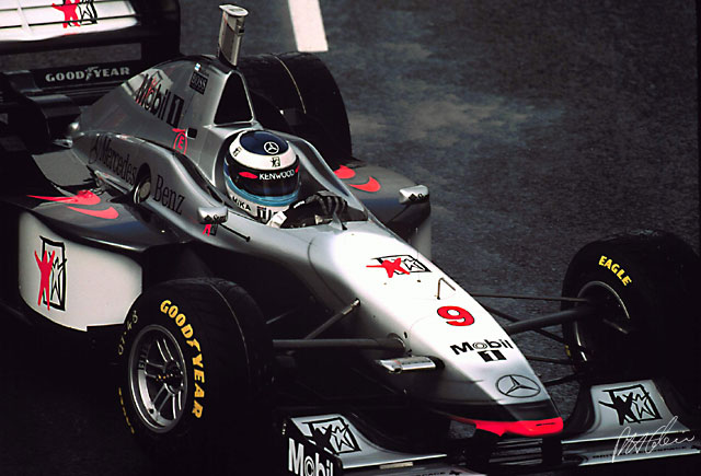 Hakkinen_1997_England_01_PHC.jpg