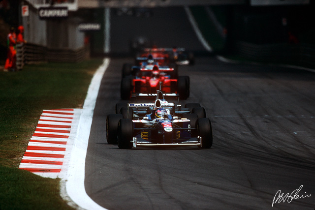 Villeneuve_1997_Italy_02_PHC.jpg