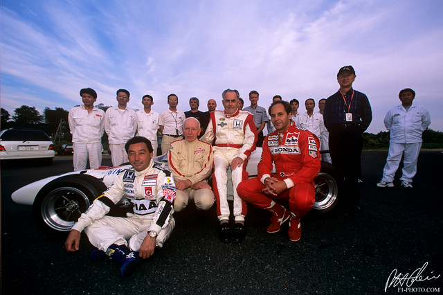 Honda-classic-team_2000_Japan_01_PHC.jpg