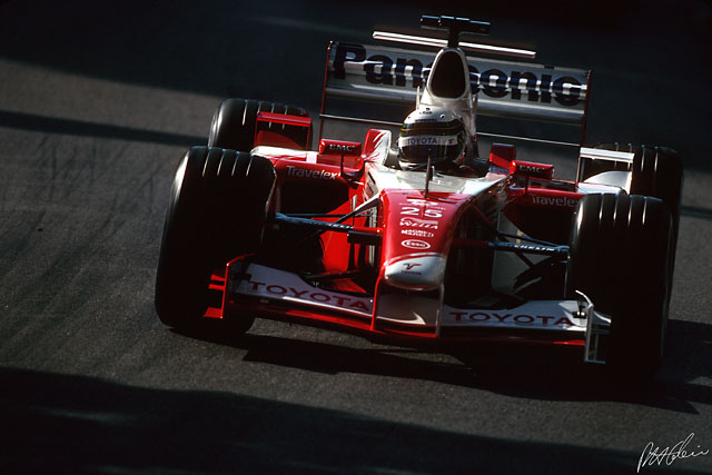 McNish_2002_Monaco_01_PHC.jpg