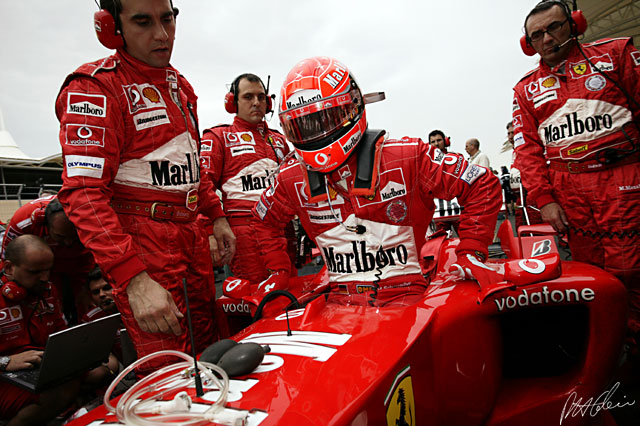 Schumacher_2004_Bahrain_01_PHC.jpg