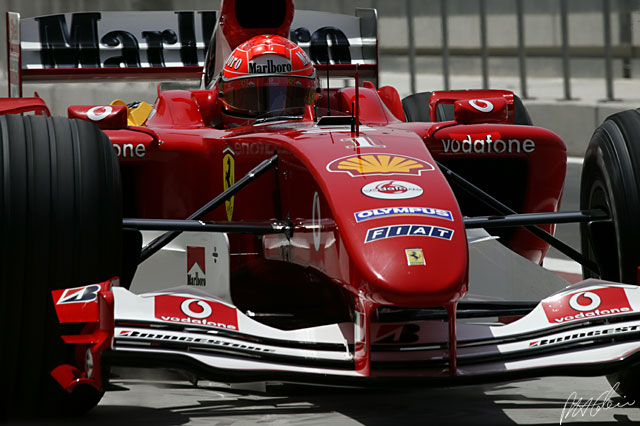 Schumacher_2004_Bahrain_03_PHC.jpg