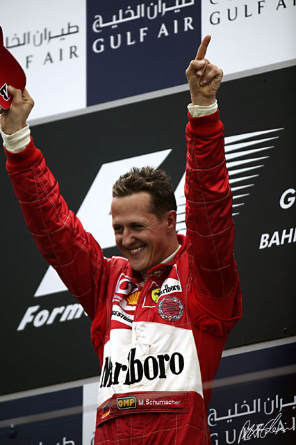 Schumacher_2004_Bahrain_06_PHC.jpg