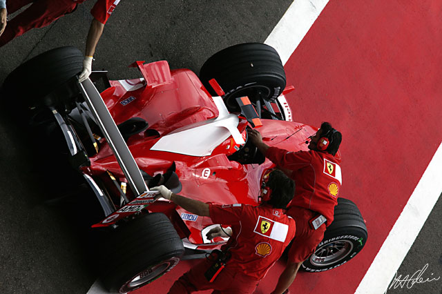 Schumacher_2004_France_08_PHC.jpg