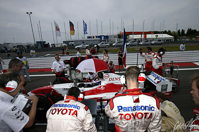 Toyota_2004_Nurburgring_01_PHC.jpg