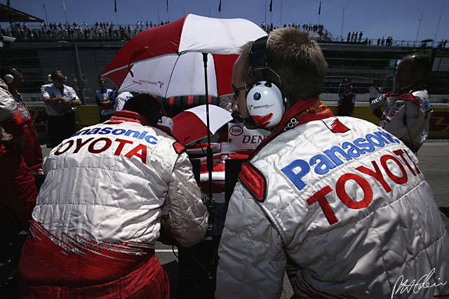 Toyota_2004_USA_01_PHC.jpg