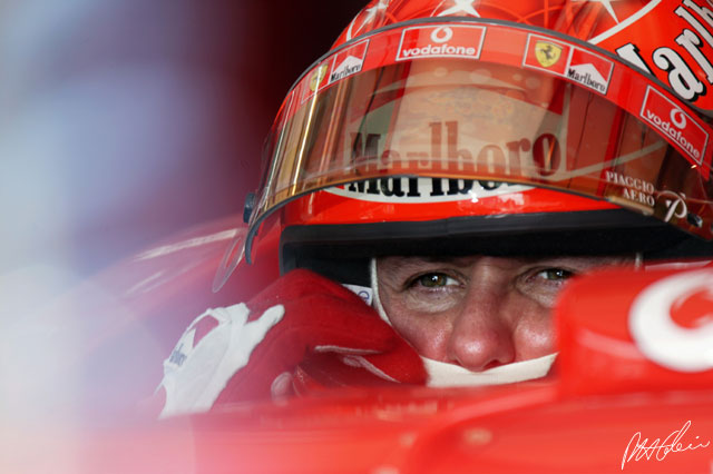 Schumacher_2005_Bahrain_01_PHC.jpg