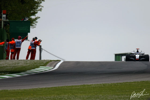 Raikkonen_2005_Imola_05_PHC.jpg