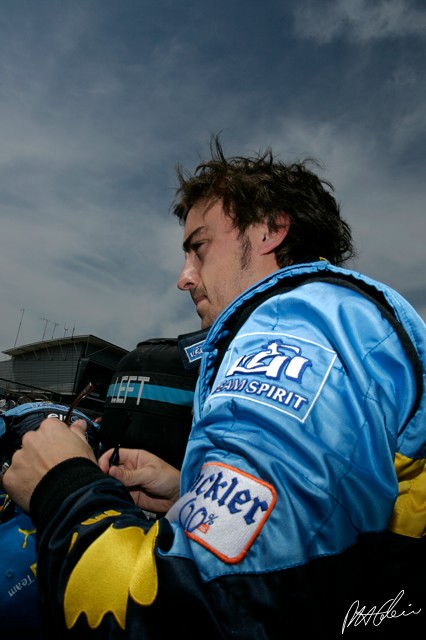 Alonso_2006_England_04_PHC.jpg