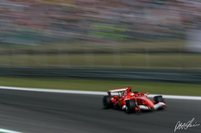 Schumacher_2006_Italy_03_PHC.jpg