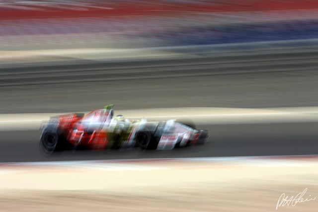 Fisichella_2008_Bahrain_01_PHC.jpg