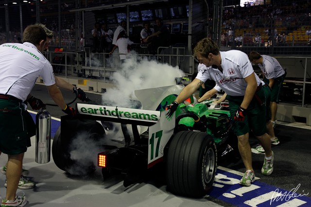 Barrichello_2008_Singapore_01_PHC.jpg