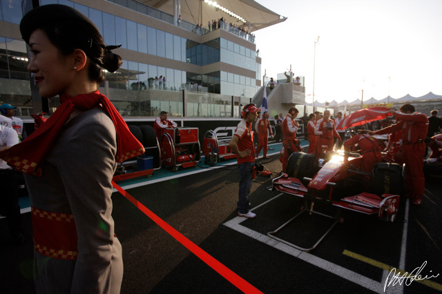 Atmosphere-Ferrari_2009_Abu-Dhabi_01_PHC.jpg