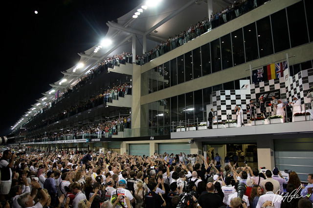 Atmosphere-Podium_2009_Abu-Dhabi_01_PHC.jpg