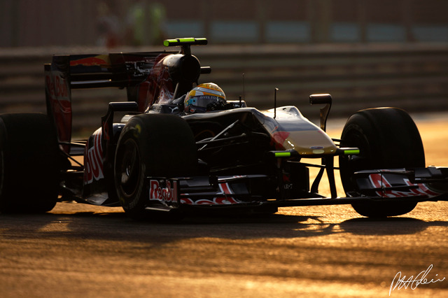 Buemi_2009_Abu-Dhabi_01_PHC.jpg