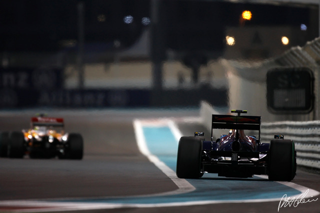 Buemi_2009_Abu-Dhabi_02_PHC.jpg