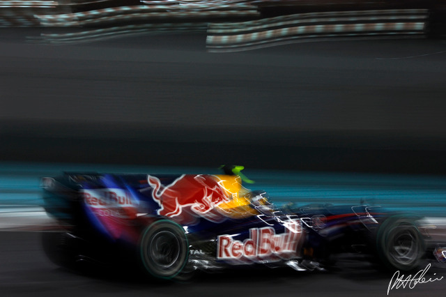 Vettel_2009_Abu-Dhabi_01_PHC.jpg