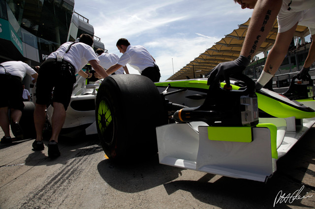 Barrichello_2009_Malaysia_04_PHC.jpg