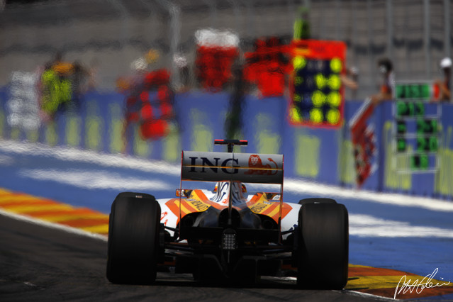 Alonso_2009_Valencia_07_PHC.jpg