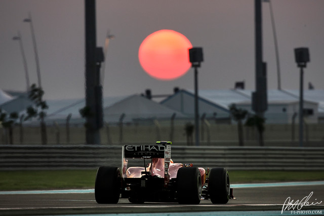 Alonso_2010_AbuDhabi_10_PHC.jpg