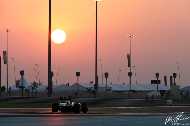 Barrichello_2010_AbuDhabi_04_PHC.jpg