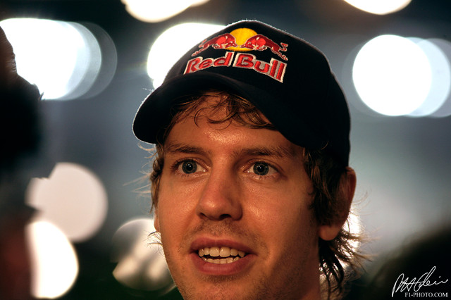 Vettel_2010_AbuDhabi_08_PHC.jpg