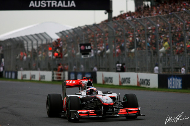 Button-Victory_2010_Australia_01_PHC.jpg