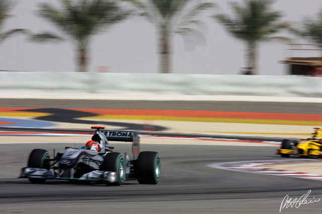 Schumacher_2010_Bahrain_10_PHC.jpg