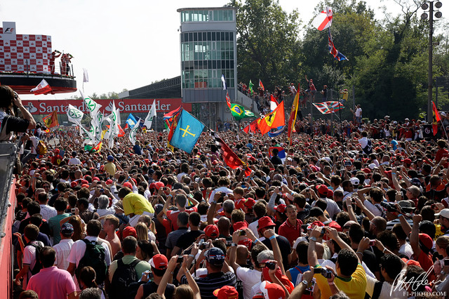 Podium_2010_Italy_03_PHC.jpg