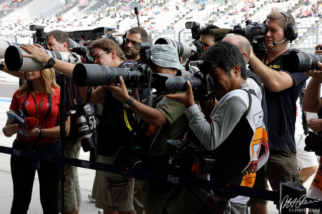 Photographers_2010_Japan_02_PHC.jpg