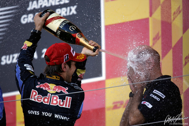 Vettel-Newey_2010_Japan_01_PHC.jpg