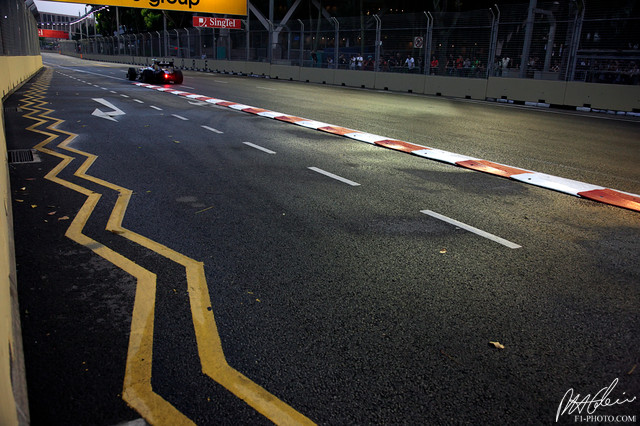 Hulkenberg_2010_Singapore_01_PHC.jpg