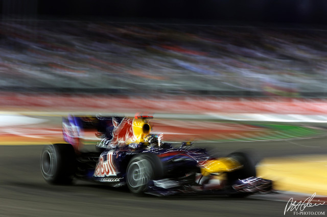 Vettel_2010_Singapore_11_PHC.jpg