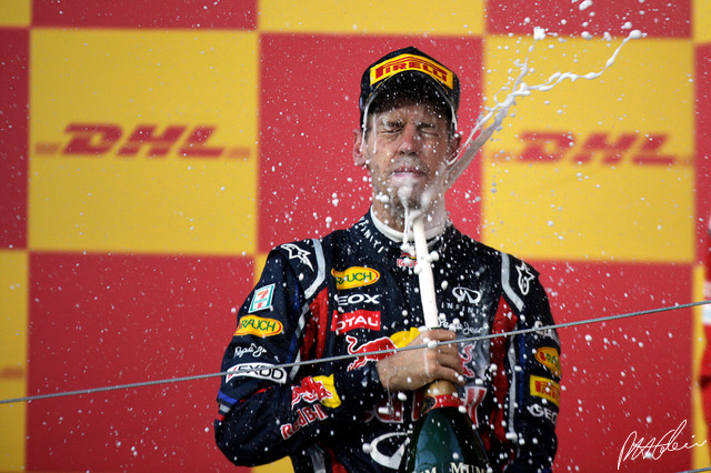 Vettel_2011_Japan_18_PHC.jpg