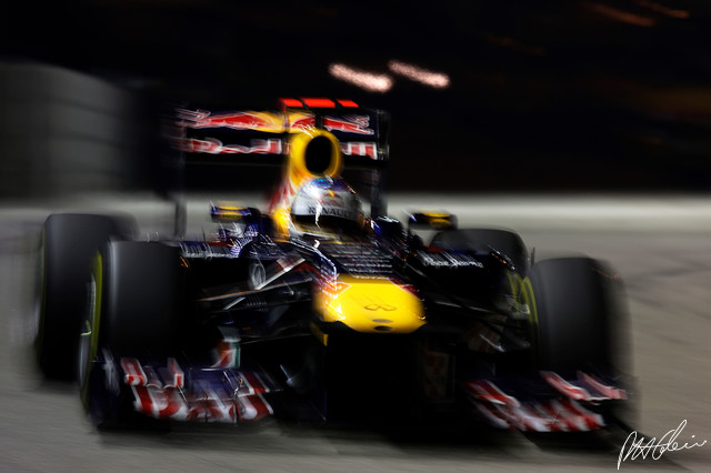 Vettel_2011_Singapore_16_PHC.jpg