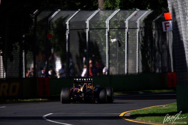 Vettel_2012_Australia_08_PHC.jpg