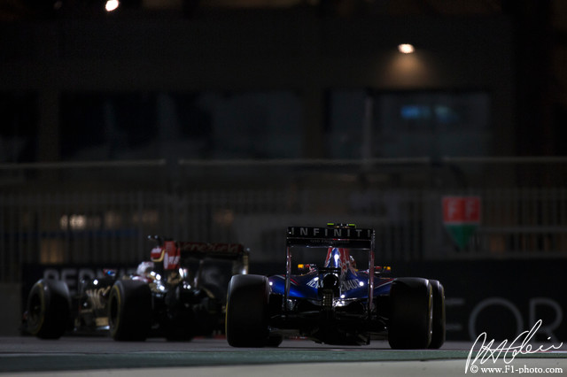 Ricciardo_2014_AbuDhabi_04_PHC.jpg