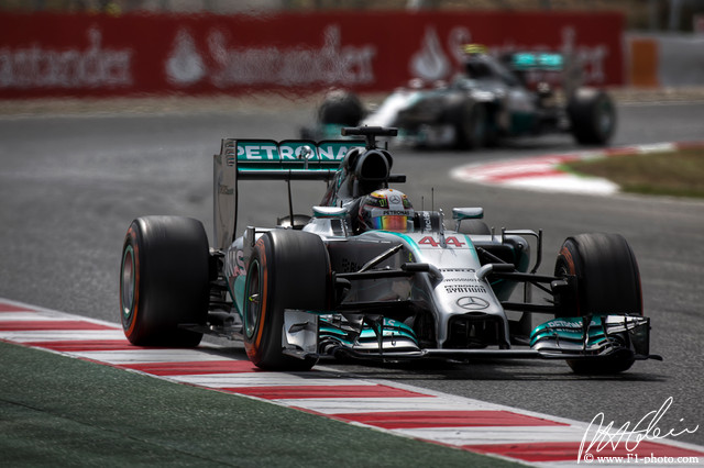 Hamilton-Rosberg_2014_Spain_02_PHC.jpg