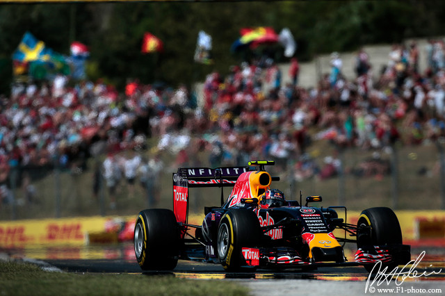 Kvyat_2015_Hungary_11_PHC.jpg