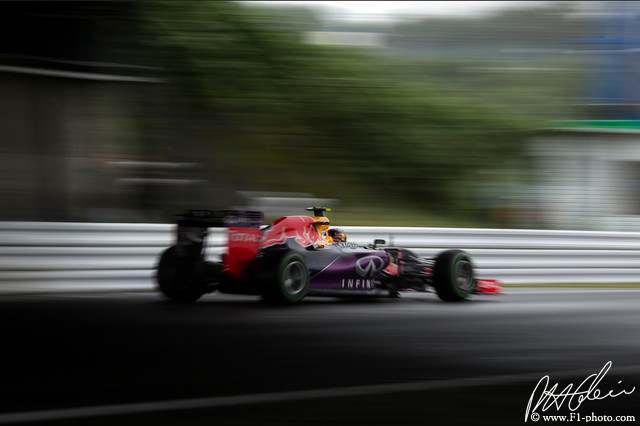 Kvyat_2015_Japan_02_PHC.jpg